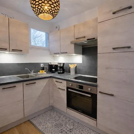 Hyper Centre Renove Terrasse & Parking アパート