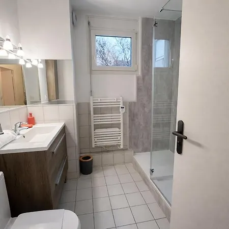 Апартаменты Hyper Centre Renove Terrasse & Parking *